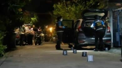 2 suspects arrested, 2 police injured in illegal gun crackdown