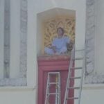 Man meditates on Bangkok&#8217;s Democracy Monument, sparks emergency response | Thaiger