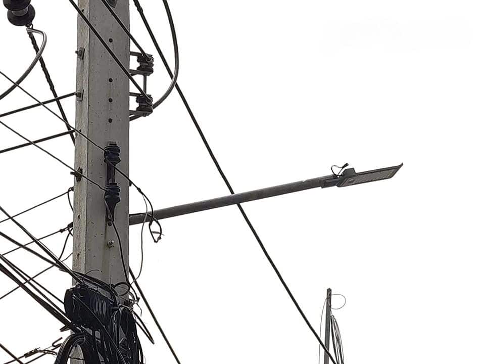 East Pattaya mayor resolves year-long streetlight issue | News by Thaiger