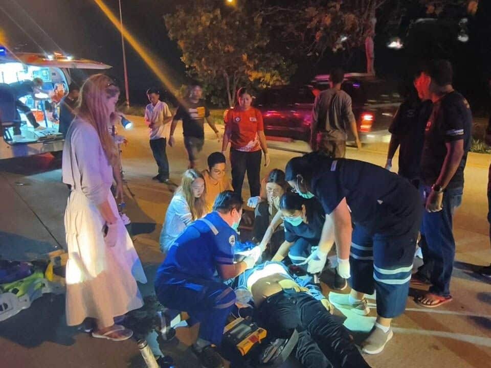 Off-duty nurses try to save crash victim in fatal Pattaya accident | News by Thaiger