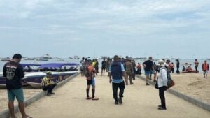 Thai woman drowns off Pattaya Beach after swimming in unsafe area