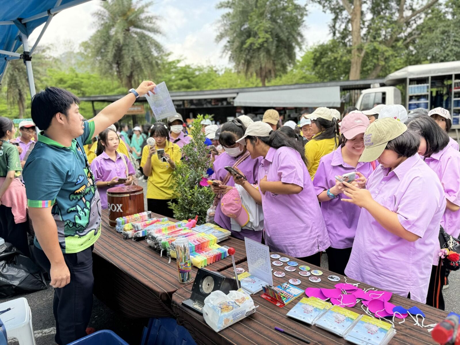 Thai Elephant Day celebrated with buffet for oldest elephant | News by Thaiger