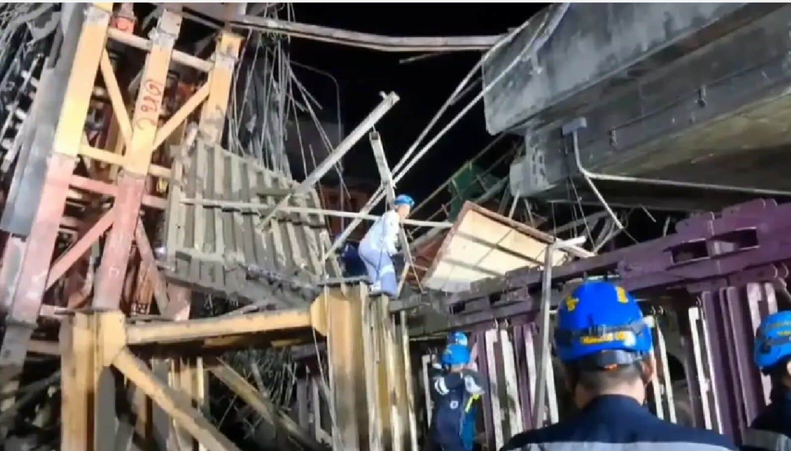 Horror on Rama II: Bridge collapse kills 5, injures 20 | News by Thaiger