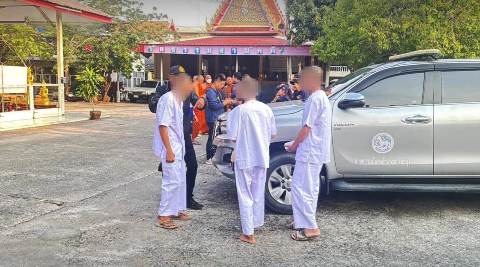 Cambodian monks disrobed in Pattaya for breaching Buddhist rules | News by Thaiger