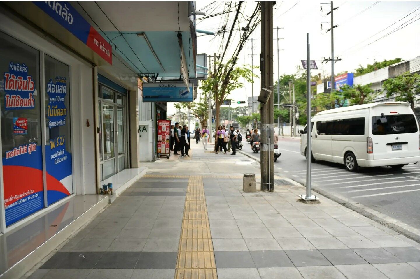 Bangkok to complete 1,000km of upgraded footpaths by 2026 | News by Thaiger