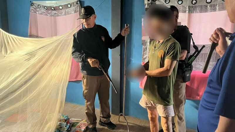 Mother bravely defies gun threat by drug addict son in Udon Thani