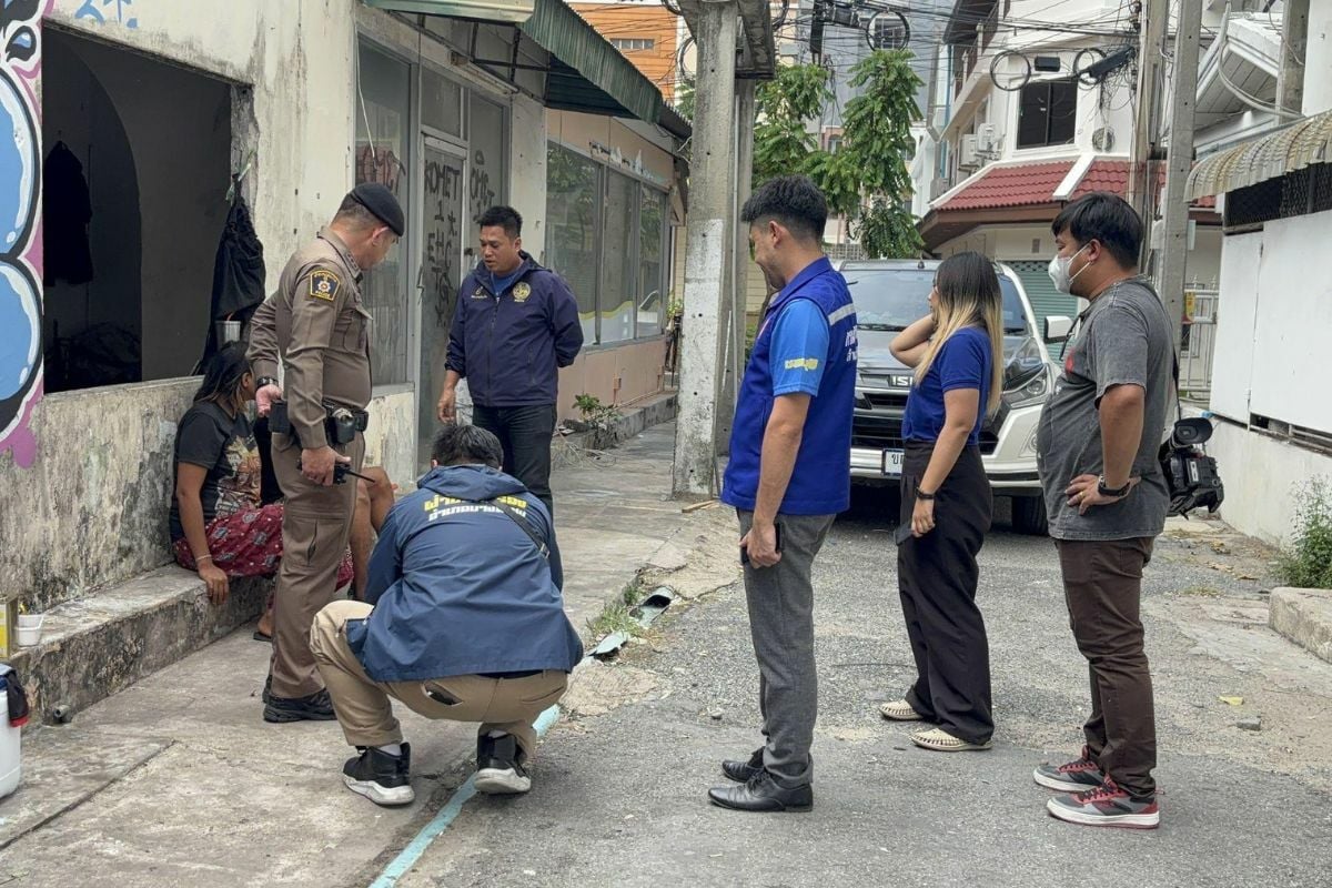 Pattaya police bust drug den in deserted beer bar