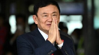 Opposition urged to revise censure motion excluding Thaksin