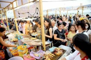 Pattaya Squid Fair draws massive crowds to Jomtien Beach