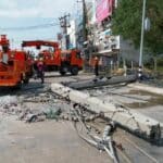 Severe storm topples electricity poles, disrupts Pathum Thani traffic | Thaiger