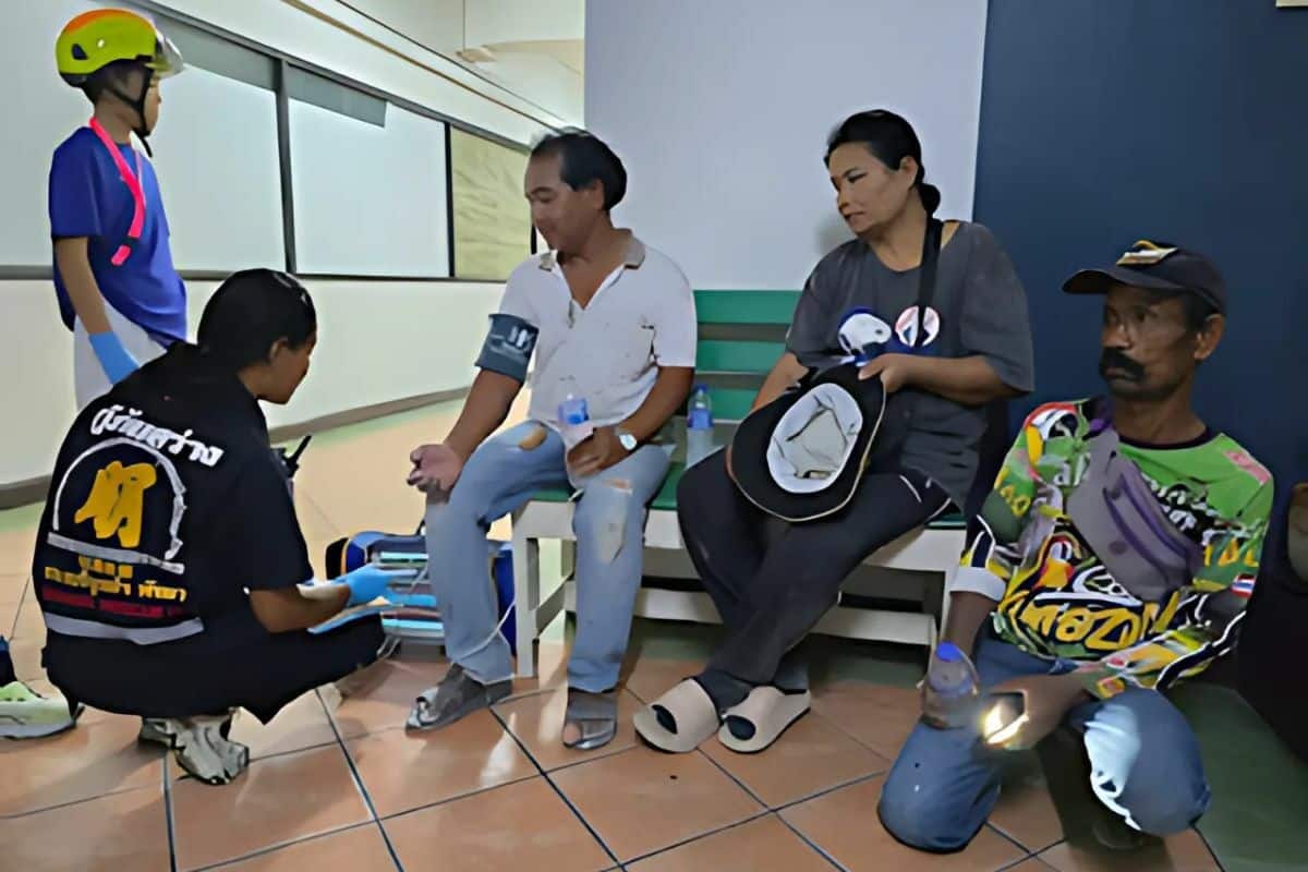 3 workers trapped for over an hour in Pattaya elevator horror | News by Thaiger