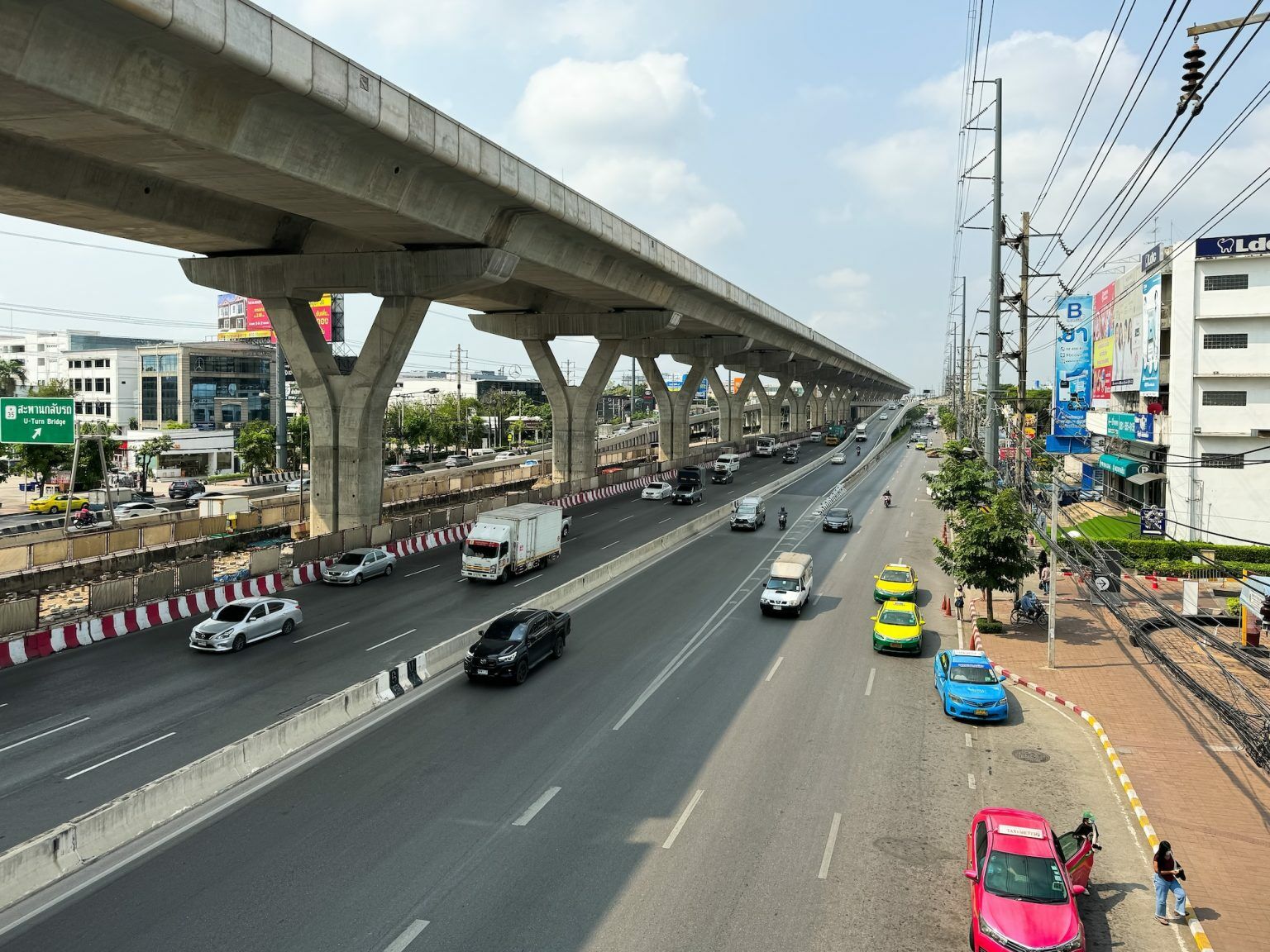 Expressway chaos: Bangkok traffic mayhem as flyover tumbles