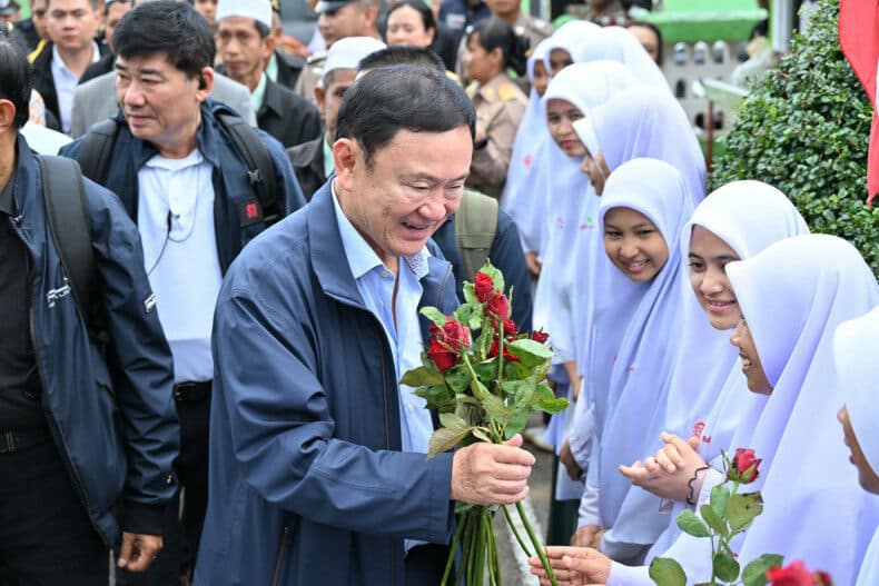 Deputy PM calls for fair censure debate, no Thaksin targeting | News by Thaiger