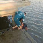 Community aids suicidal woman at Bang Pakong pier | Thaiger