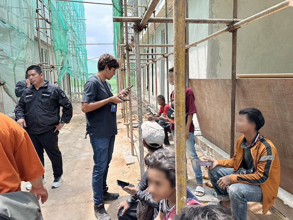 Illegal foreign workers busted in Pattaya villa scam crackdown | News by Thaiger