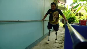 Heroic officer sells fermented fish online after losing legs