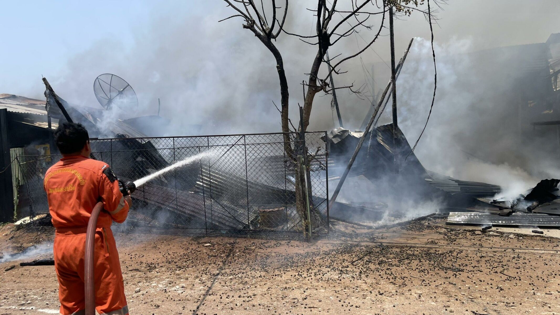 Two homes gutted, Pattaya residents burned in frantic fire escape