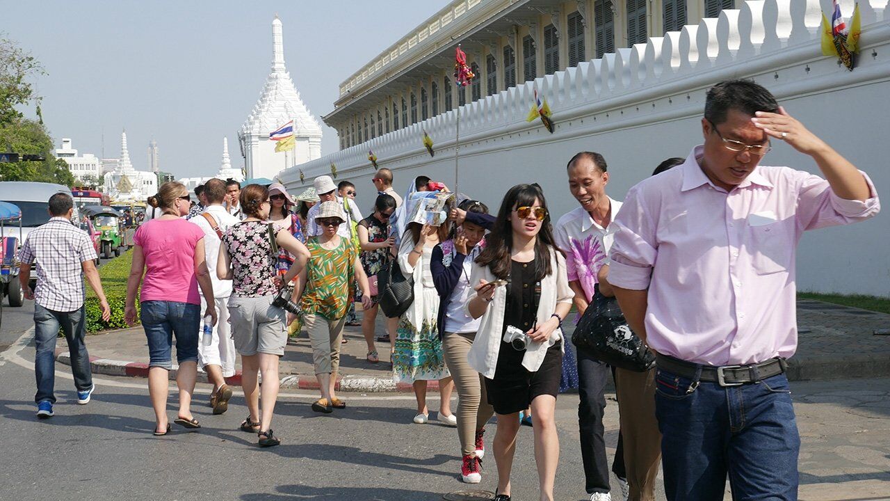 Seoul searching! Tourist Police nab fake South Korean tour guide