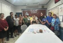 Police raid illegal gambling den in Suthisan, arrest 19 people