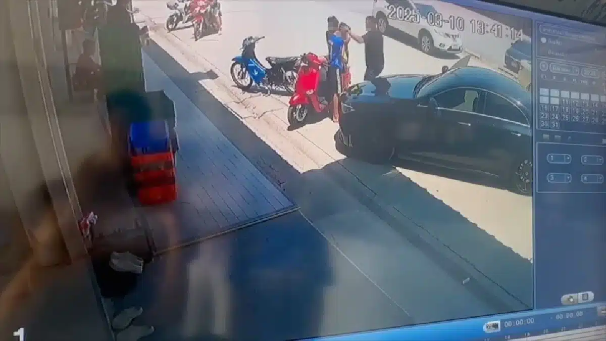 Luxury car driver apologises after slapping 14 year old motorcyclist