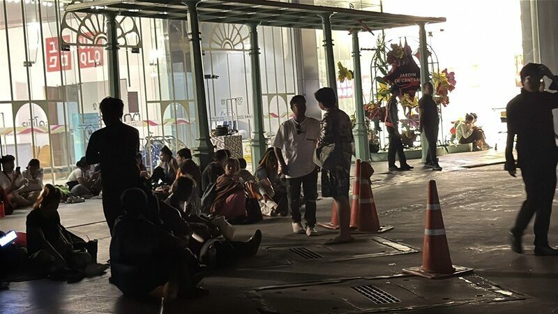 Mall chaos: Bag frenzy sparks fight in Central Thailand | News by Thaiger
