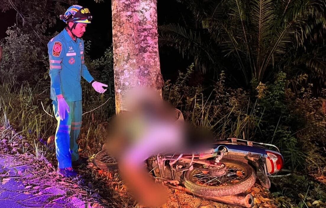 Motorcyclist dies after crashing into tree on dark Trang road