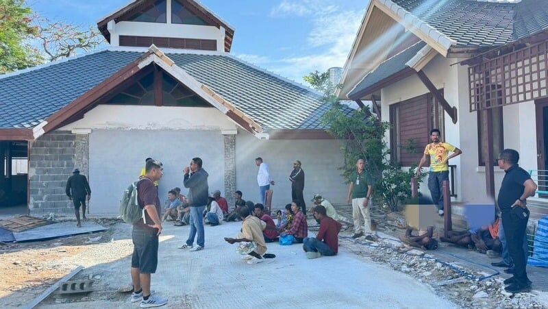 Phuket immigration busts 5 Indians in crackdown on illegal workers | News by Thaiger