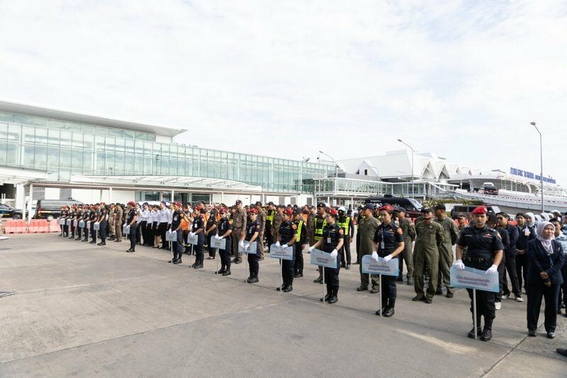 Phuket Airport security questioned after sign hacked | News by Thaiger