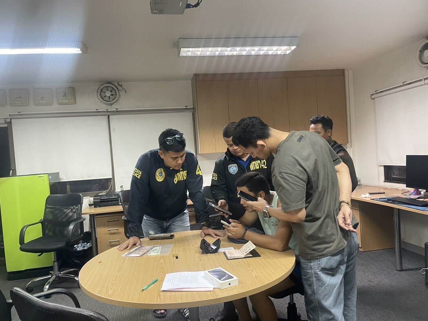 Pattaya police arrest Uzbek national with counterfeit US$3,000 | News by Thaiger