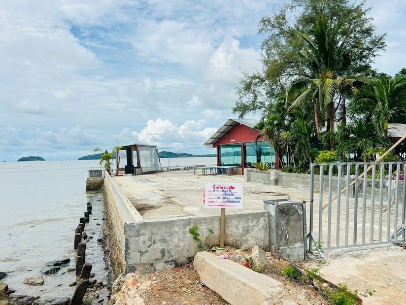Phuket seafront restaurant busted for land grab | News by Thaiger