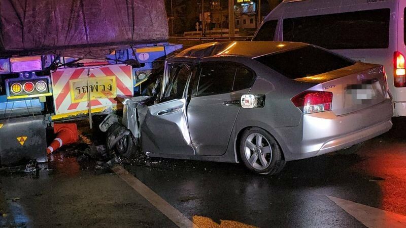 Man killed in high-speed crash into parked truck in Phuket | News by Thaiger