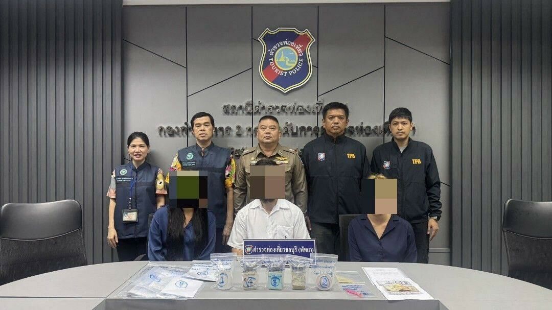 Pattaya herbal shop scams tourists, 3 arrested | News by Thaiger