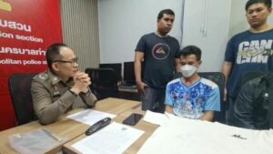 Bangkok bungler! Ex-con caught robbing shop with a toy gun
