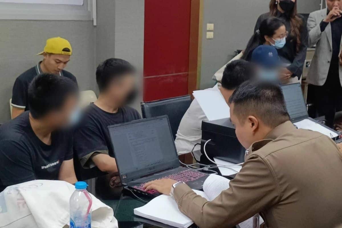 4 Chinese nationals suspiciously remove documents from Bangkok collapsed building | News by Thaiger