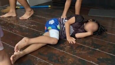 4 year old Thai girl accidentally shoots herself with pen gun