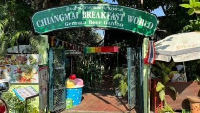 Fat-shaming Thai restaurant grilled over skinny discount (video)