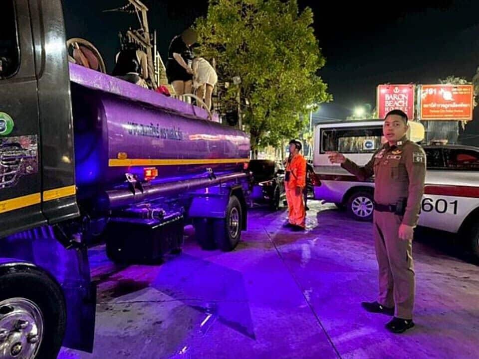 Pattaya cops stop Chinese tourists in Songkran truck chaos | News by Thaiger