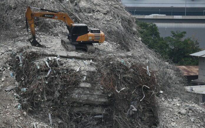 Bangkok building collapse death toll rises to 32 | News by Thaiger