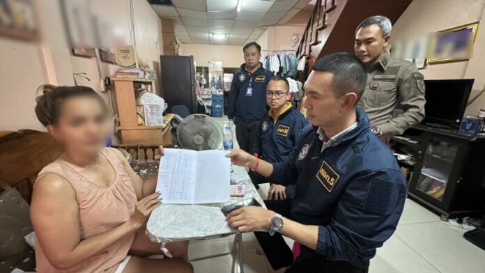 Fowl play: Bangkok woman ruffled by cyber cops in cockfighting bust | News by Thaiger
