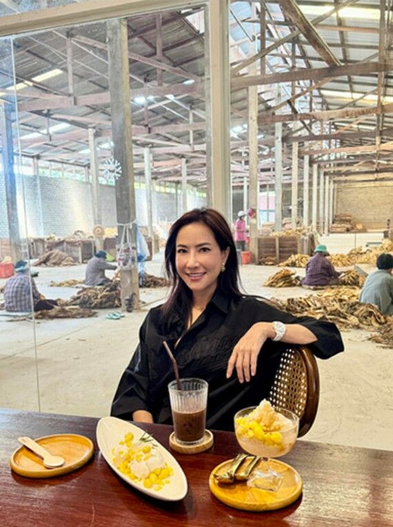 Chiang Mai cafe accused of creating 'human zoo' amid criticism | News by Thaiger