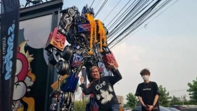 Optimus Prime statue brings a lotto luck to Nonthaburi cafe patrons