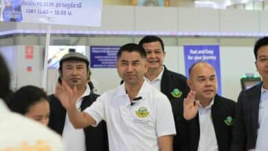 Big Joke sends 300 southerners home for Songkran