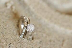 Thai woman throws 300k baht ring into sea after cheating prank