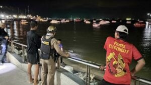 Teenager reels in thief after mobile snatched at Pattaya pier