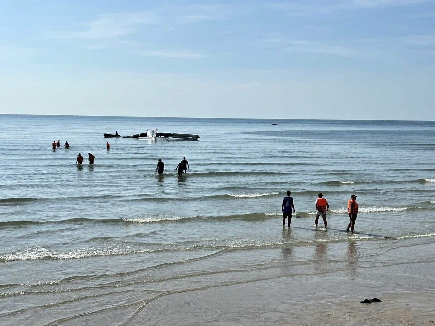 Skyfall at Cha-am: Four dead as police plane plunges into sea | News by Thaiger