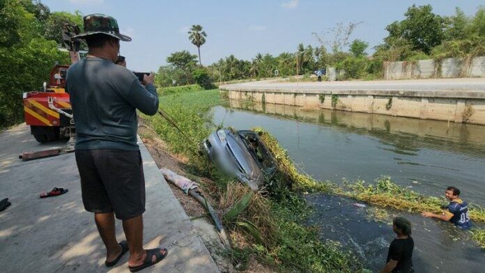2 dead, 4 injured in Nakhon Pathom canal car accident | News by Thaiger