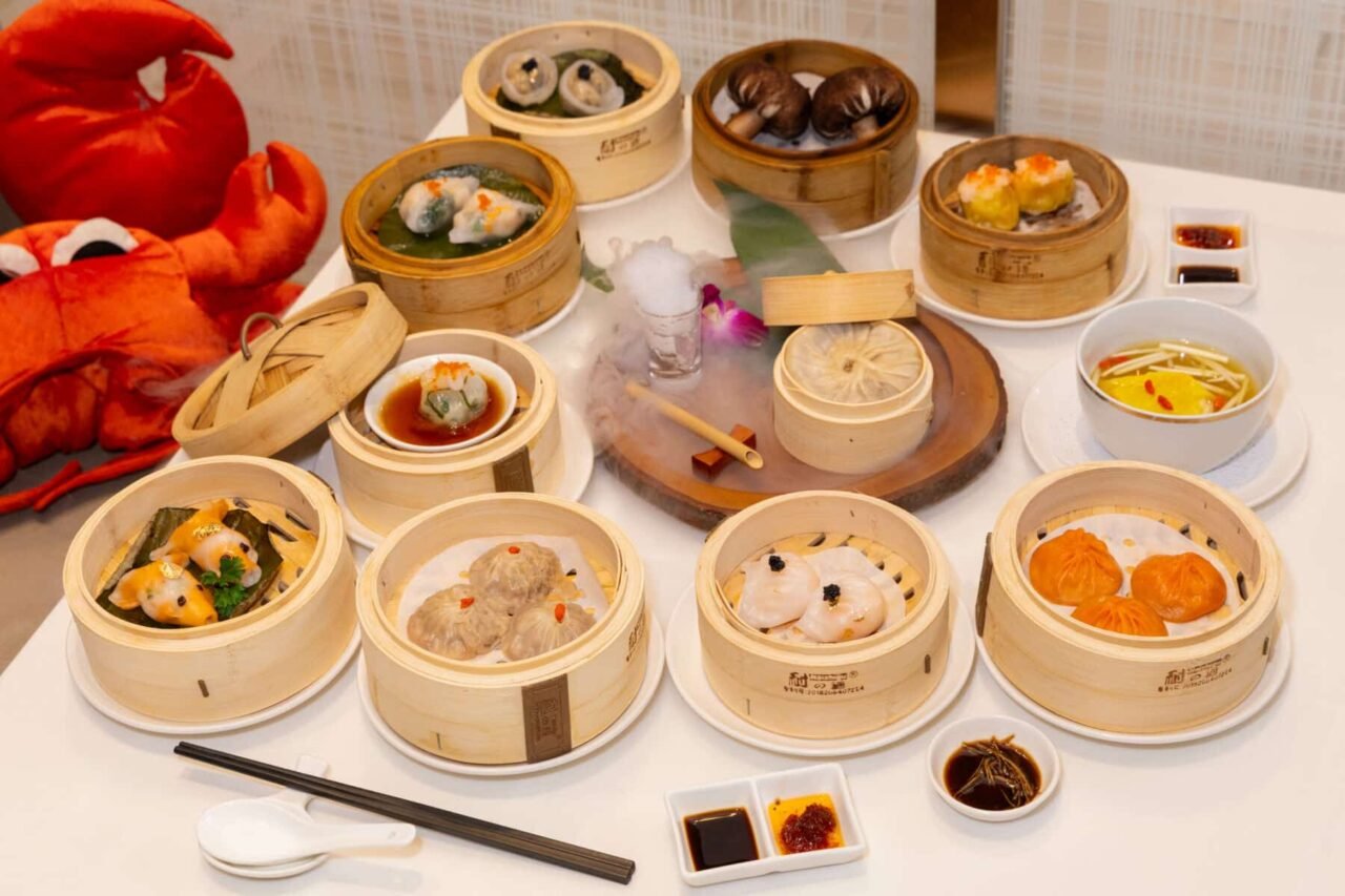 The selection of dim sum at JUMBO Seafood Bangkok displayed at Si