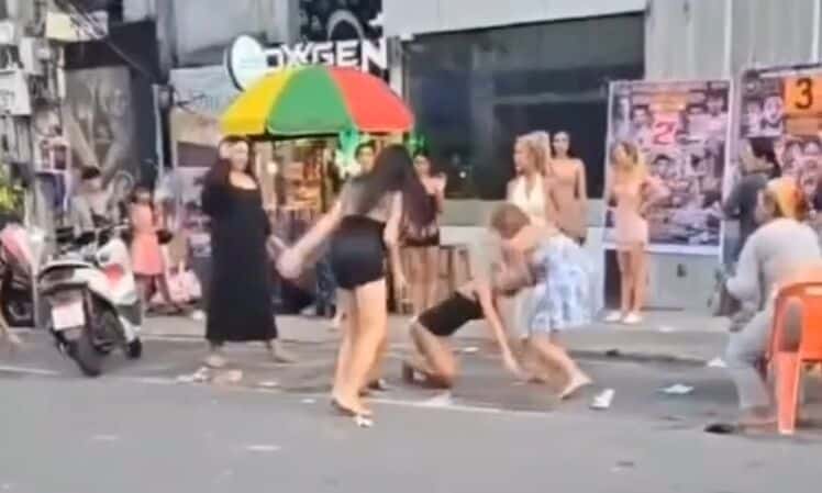 Patong brawl: Ladyboys wreak havoc again on Soi Bangla (video) | News by Thaiger