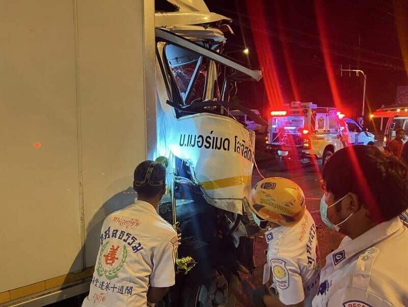 Dozing driver ploughs into truck at Phuket intersection | News by Thaiger