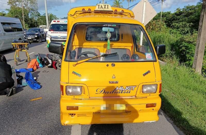 Phuket man dies after slamming into parked tuk tuk | News by Thaiger